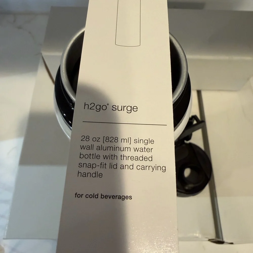 Set of 6 Customized 28oz Aluminum Water Bottles – White, Snap Lid, Logo Printed